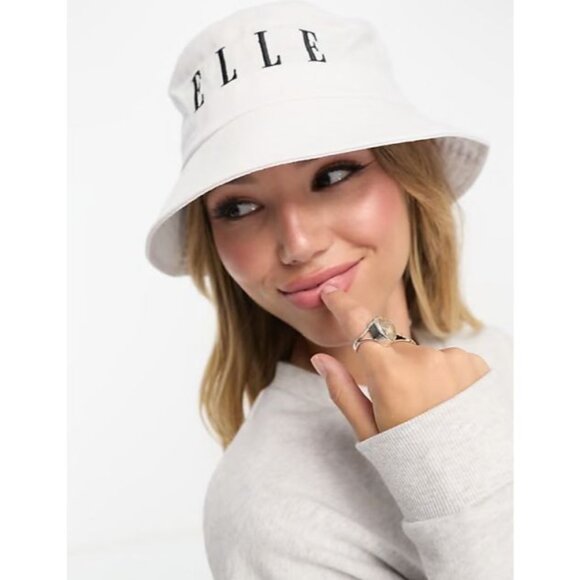 ELLE Bucket Hat in White Red